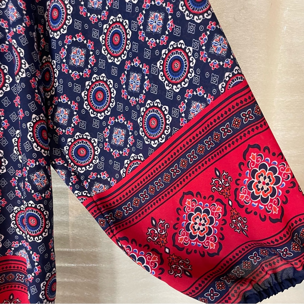 New Directions Bandanna Print Long Blouse - Picture 3 of 11